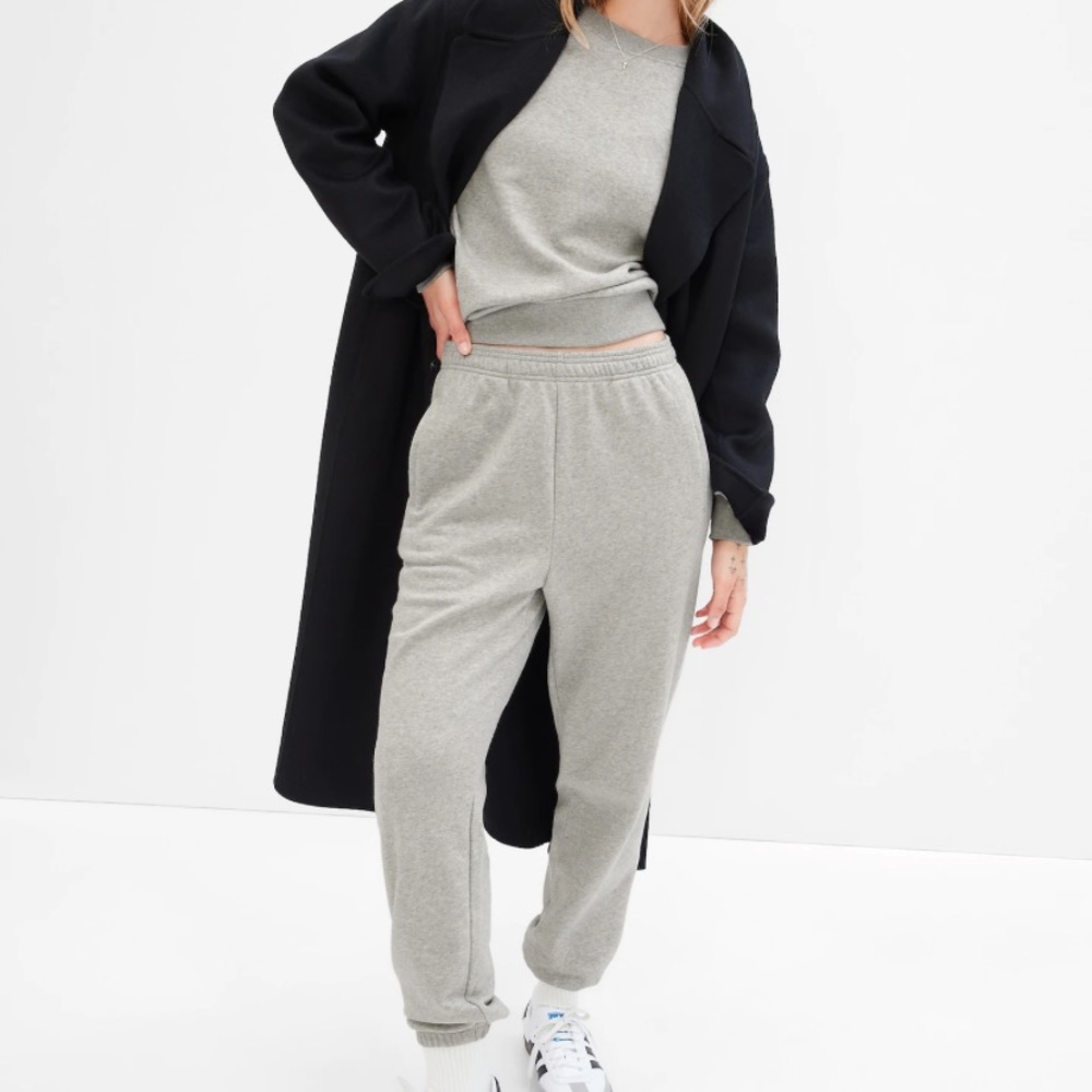 GAP High Waisted Sweat Set (brown)